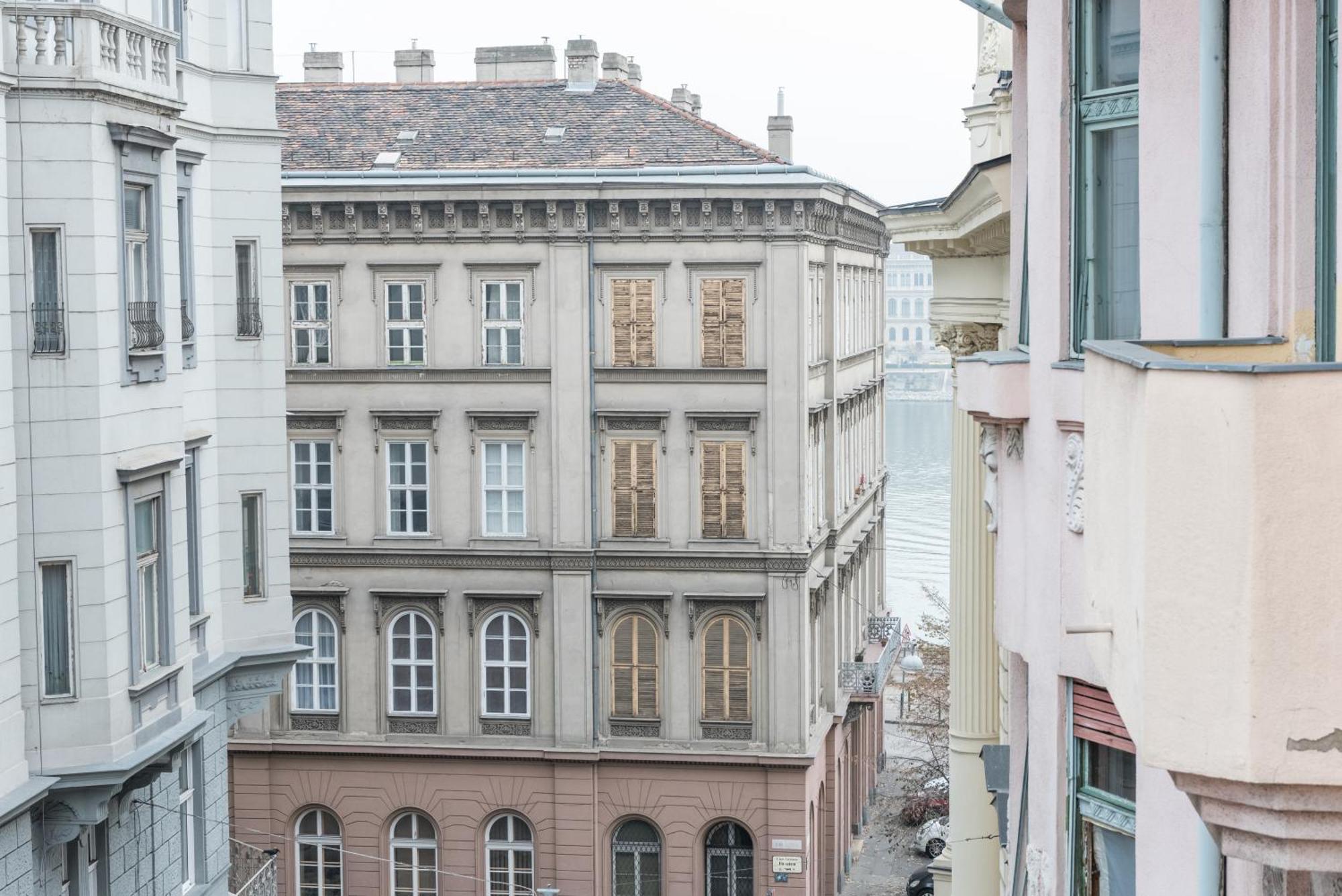 Newsunny Apartment At The Budacastle Budapest Exterior foto
